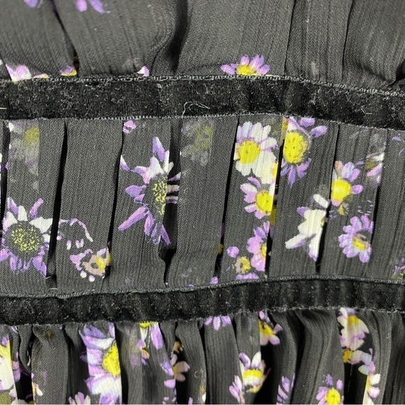 HOT Topic Black Floral V-Neck Woven Dress XS - Picture 8 of 11